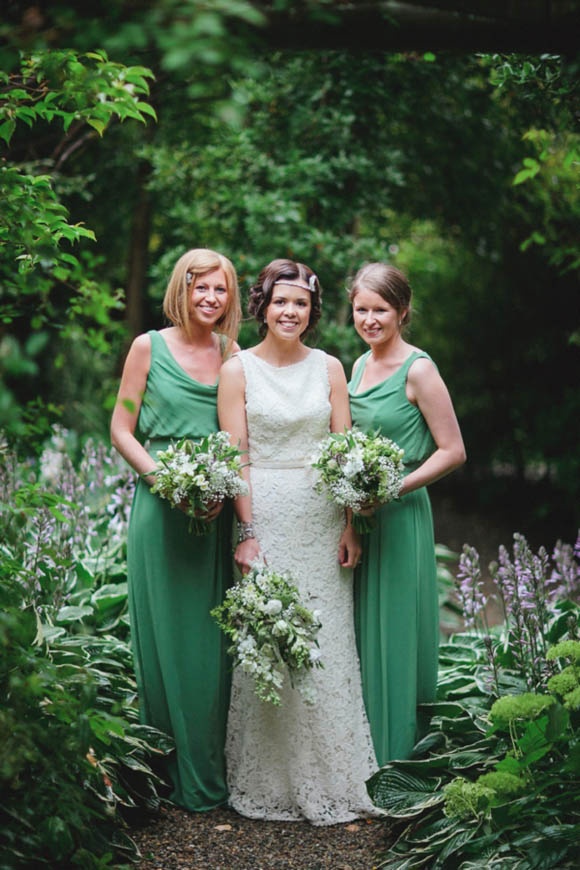 Свадебная фотосессия в лесу:подружки невесты